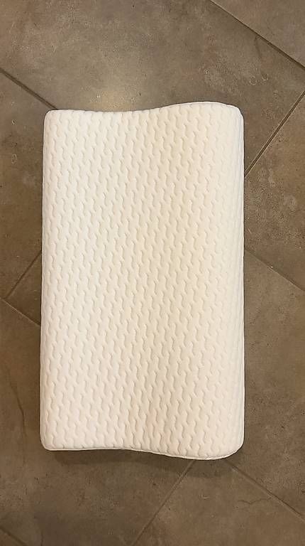 Cuscini: Vendo cuscino WELLPUR ergonomico – Usato da Sessa venduto da Thisisemma 4