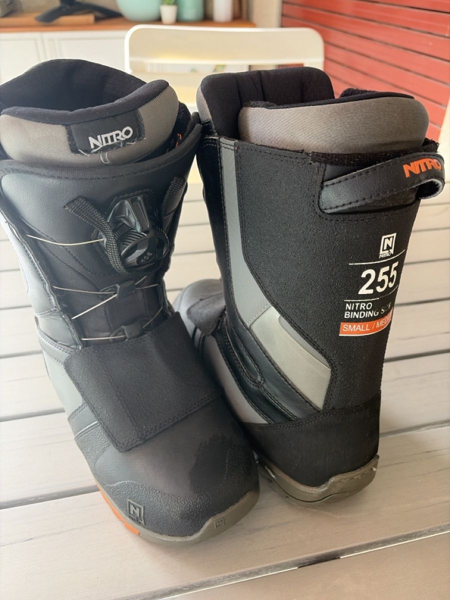Chaussures garçon: Boots de snowboard Nitro – D'occasion à Marin-Epagnier par hibiscus26