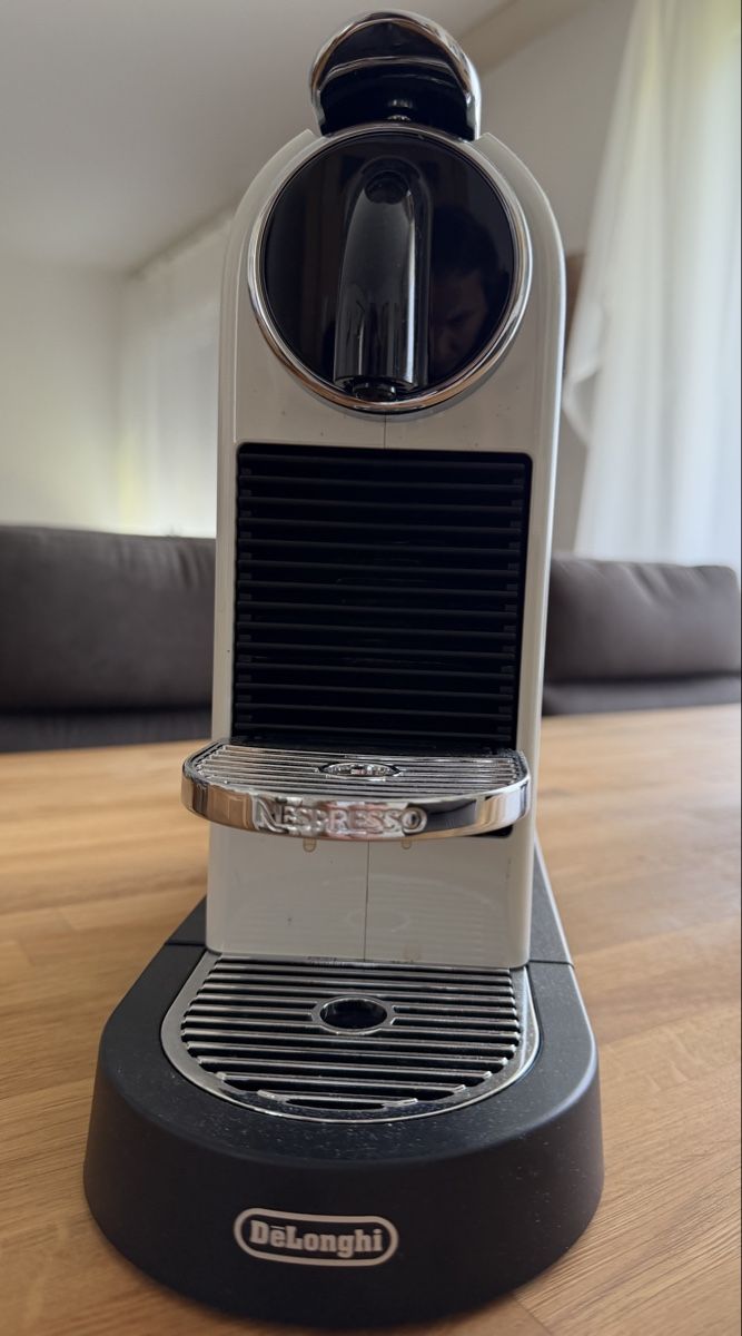 De'Longhi Macchine per caffè & Macchine per espresso: Nespresso Delonghi Kapselmaschine – Usato da Dietlikon venduto da pa__t9pr 1