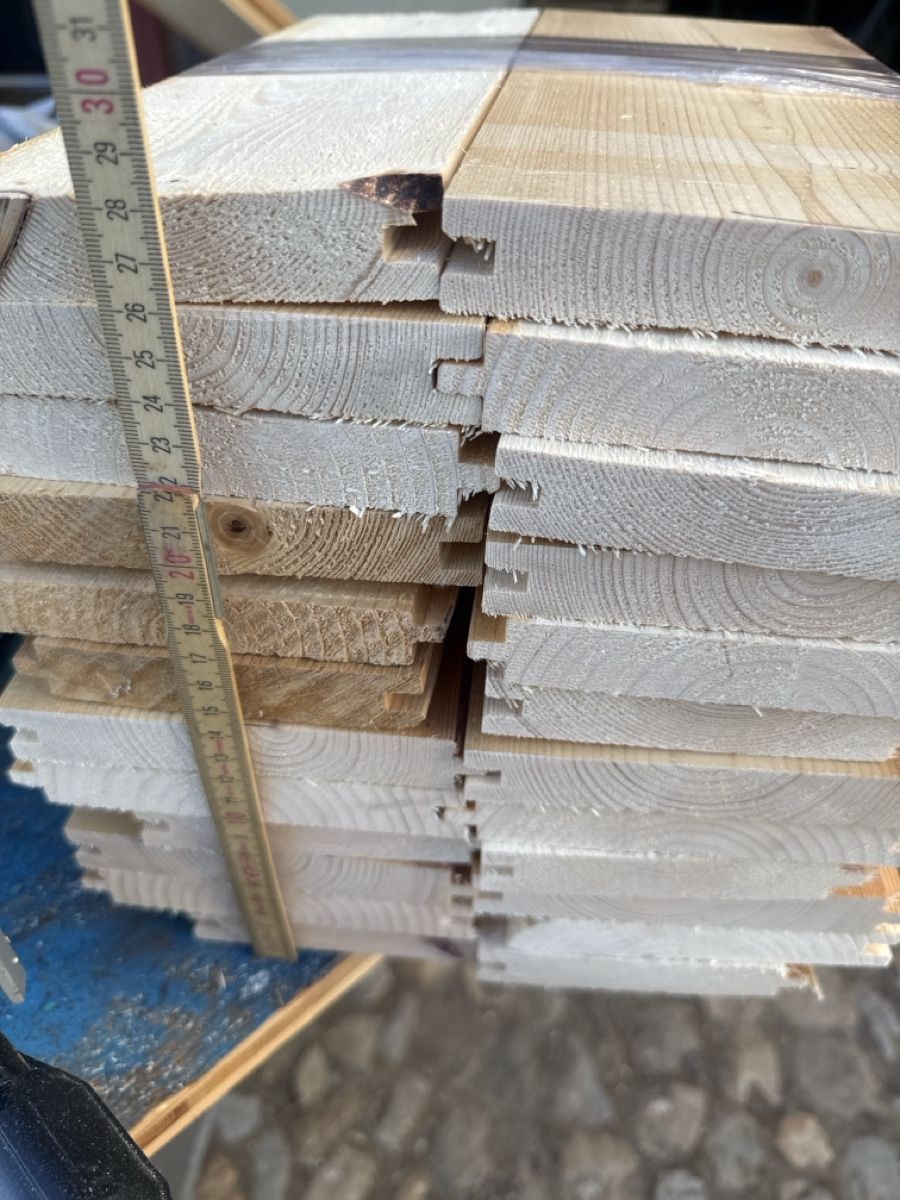 Articles en bois: Brennholz  – D'occasion à Langnau i. E. par Acrjl 1