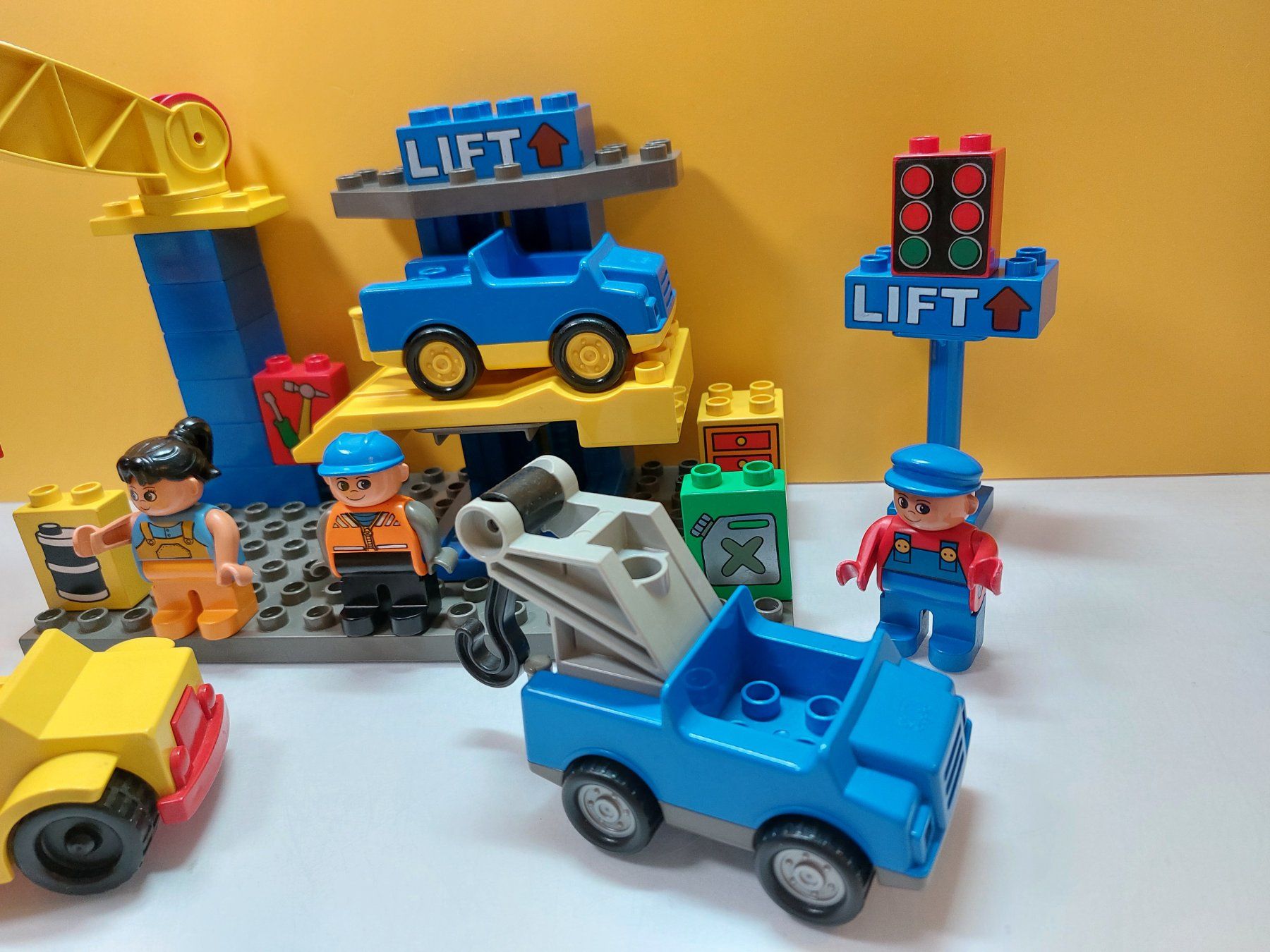 Lego Kit di costruzioni: LEGO Duplo Autolift - Garage - Werkstatt – Usato da St.Gallen venduto da TinasBauundSpiel 2