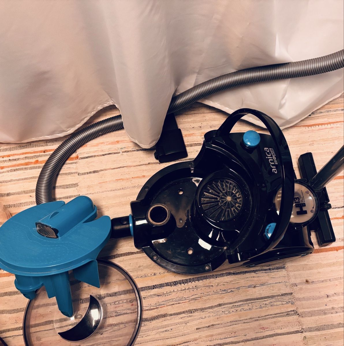 Staubsauger & Zubehör: Water Hepa Filter Vacuum Cleaner - ani Allergy – Gebraucht aus Zürich von O.Bond 6