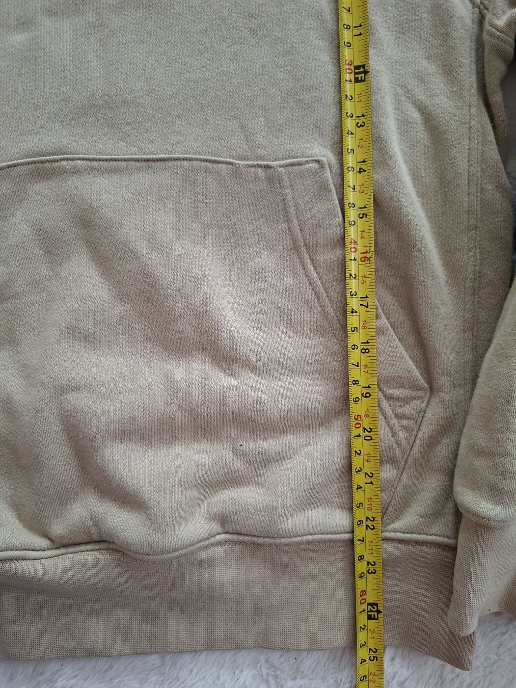 Nike Maglioni & Felpe: Pull Nike beige clair, idéal pour l'automne, – Usato da Renens VD venduto da ser_j2fn 2