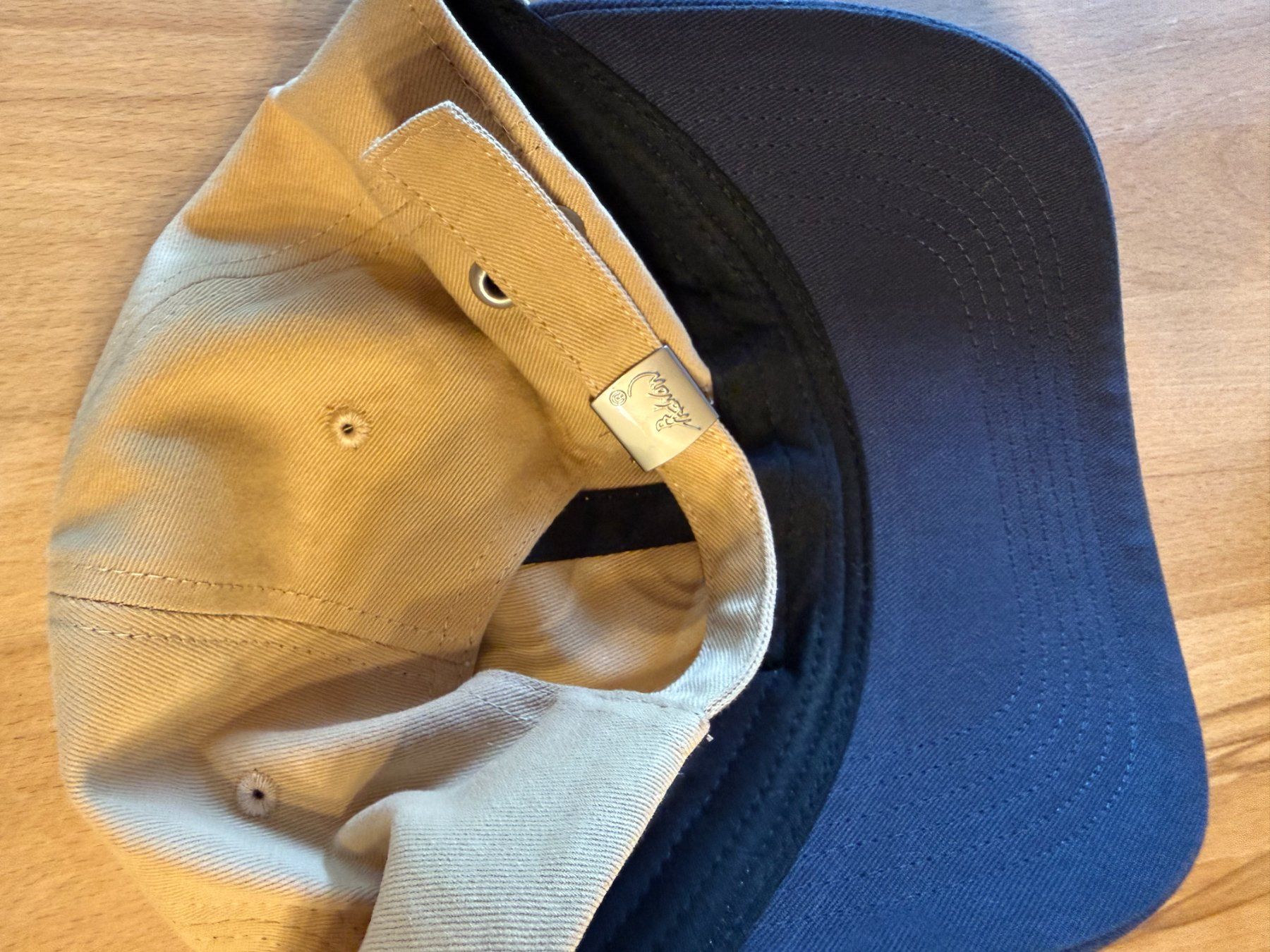 Chapeaux, bonnets & casquettes: Cup – D'occasion à Russikon par Moc_r7pn 2
