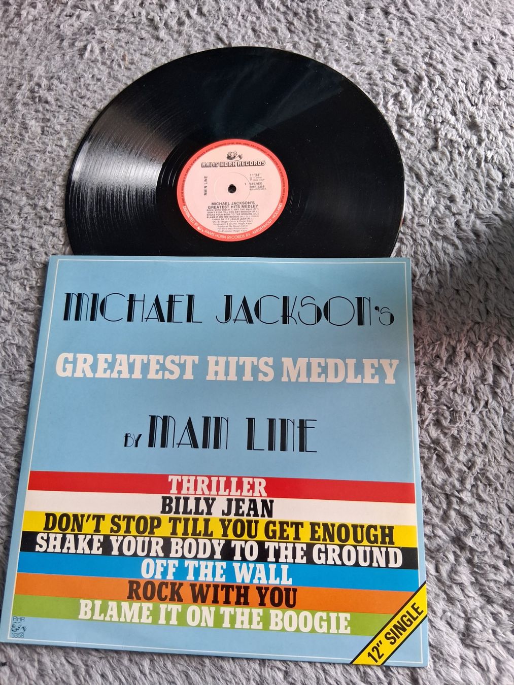 Dischi in vinile: MICHAEL JACKSON  GREATEST HITS MEDLEY  BY MAIN LINE   12 MAX – Usato da Wetzikon ZH venduto da Ramones01