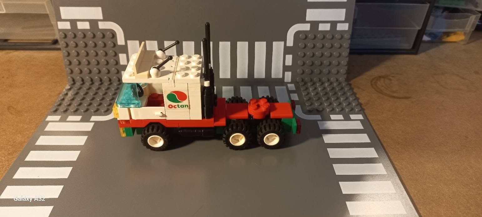 Lego Giocattoli: Le camion à citerne Octan Lego – Usato da La tour de treme venduto da Legocreation82 2
