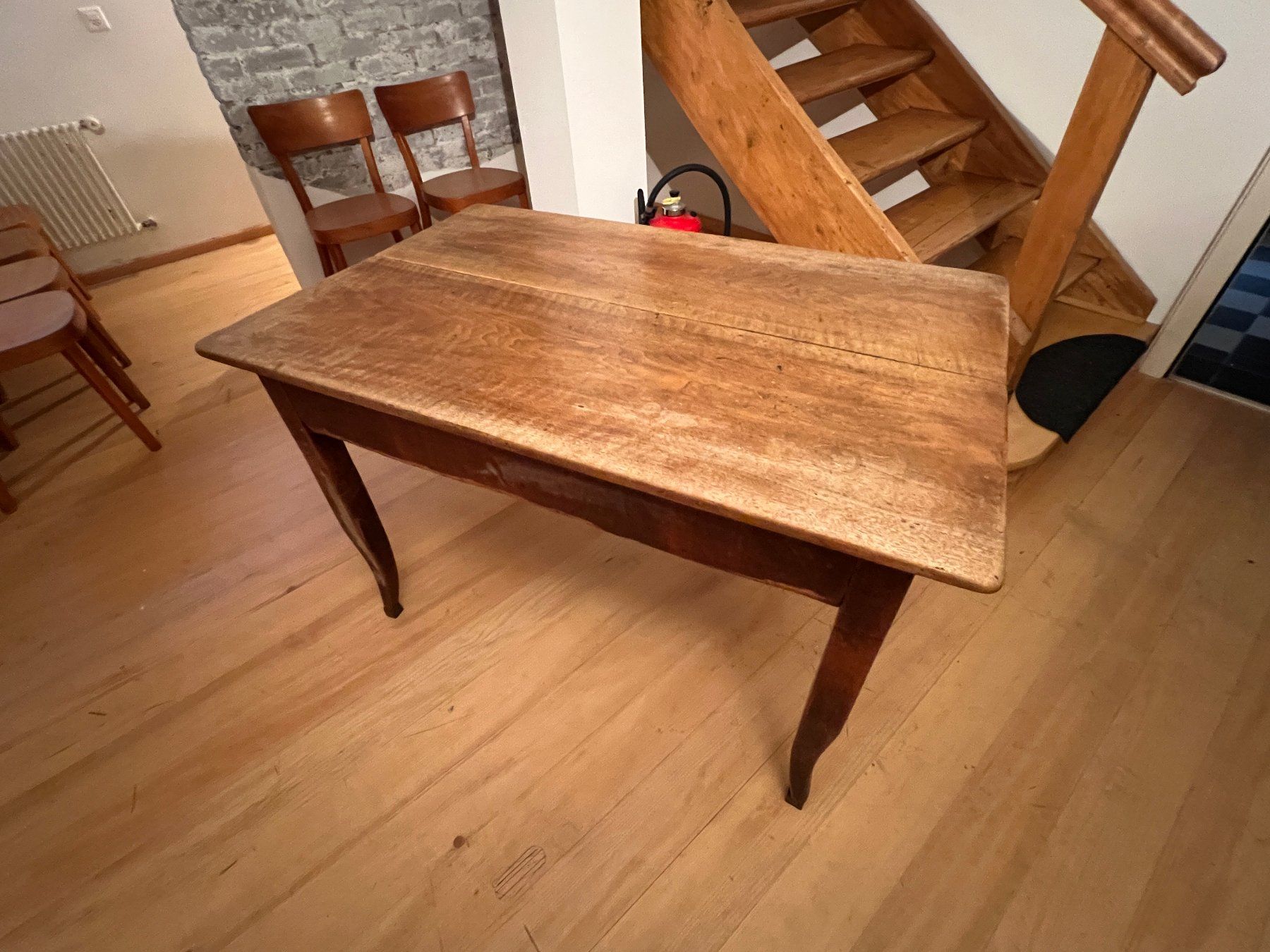 Tische: Nussbaumtisch – Gebraucht aus Arbon von Hubert77