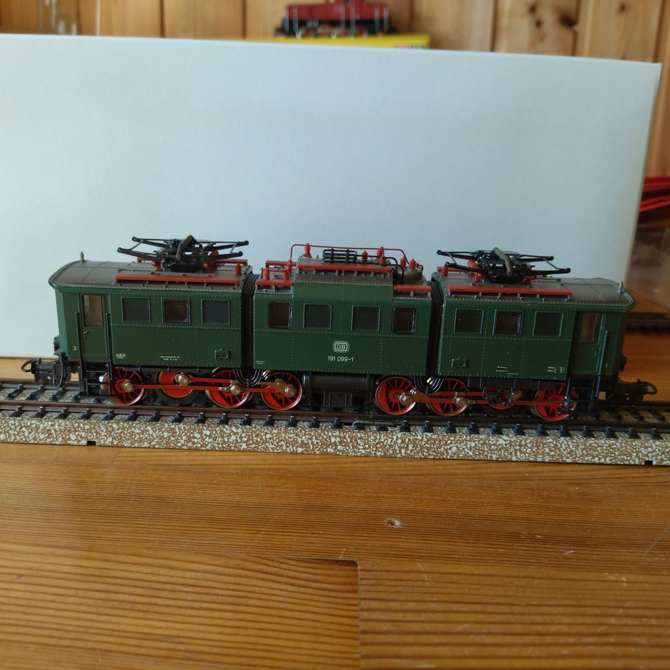 Märklin Modellini di ferrovie: Märklin Lok BR 191 (940) – Usato da Basel venduto da BeanieUp