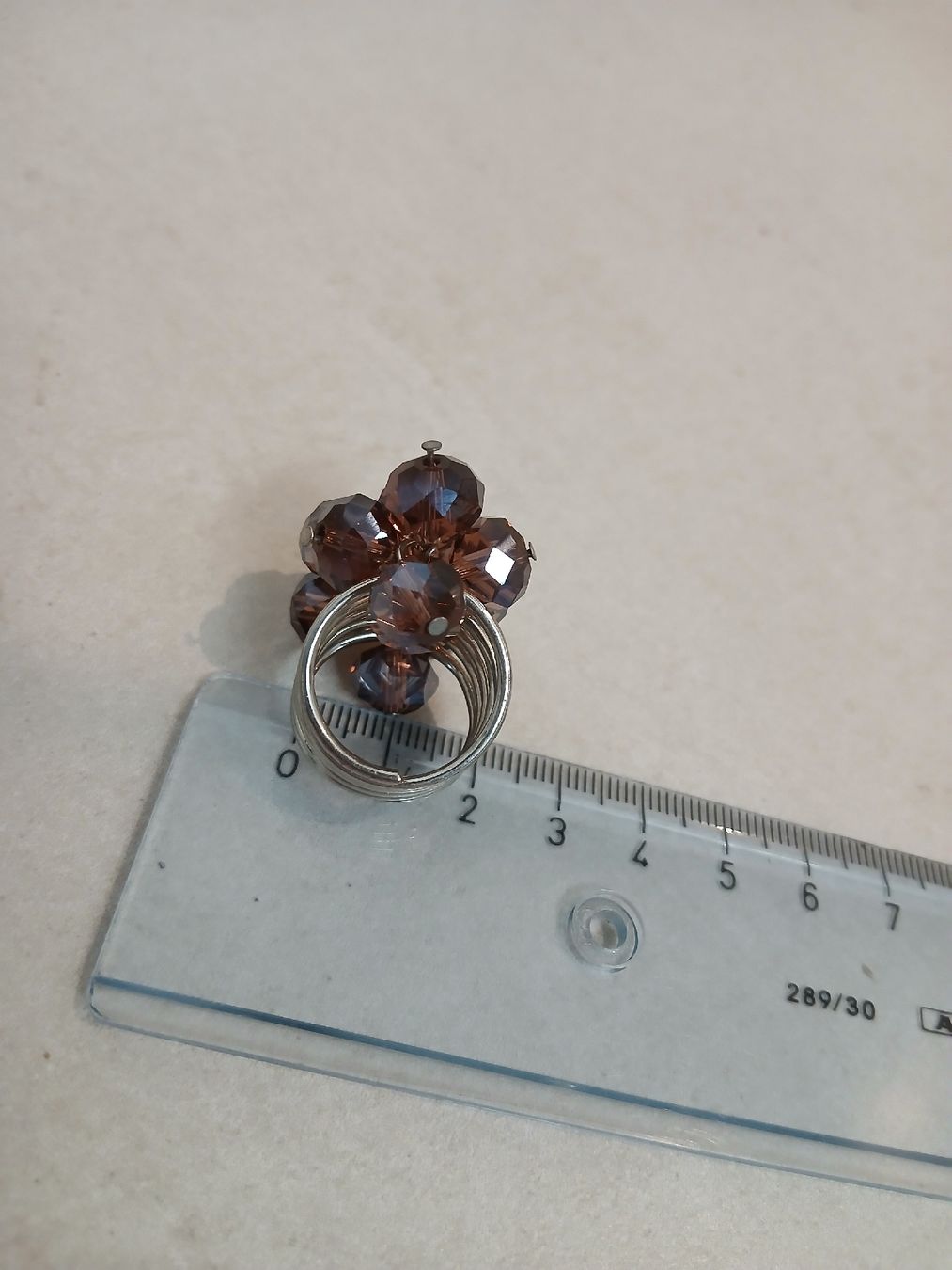 Ringe: Eleganter Ring mit weinroten Glasperlen – Gebraucht aus Schaffhausen von Tearsontape 5