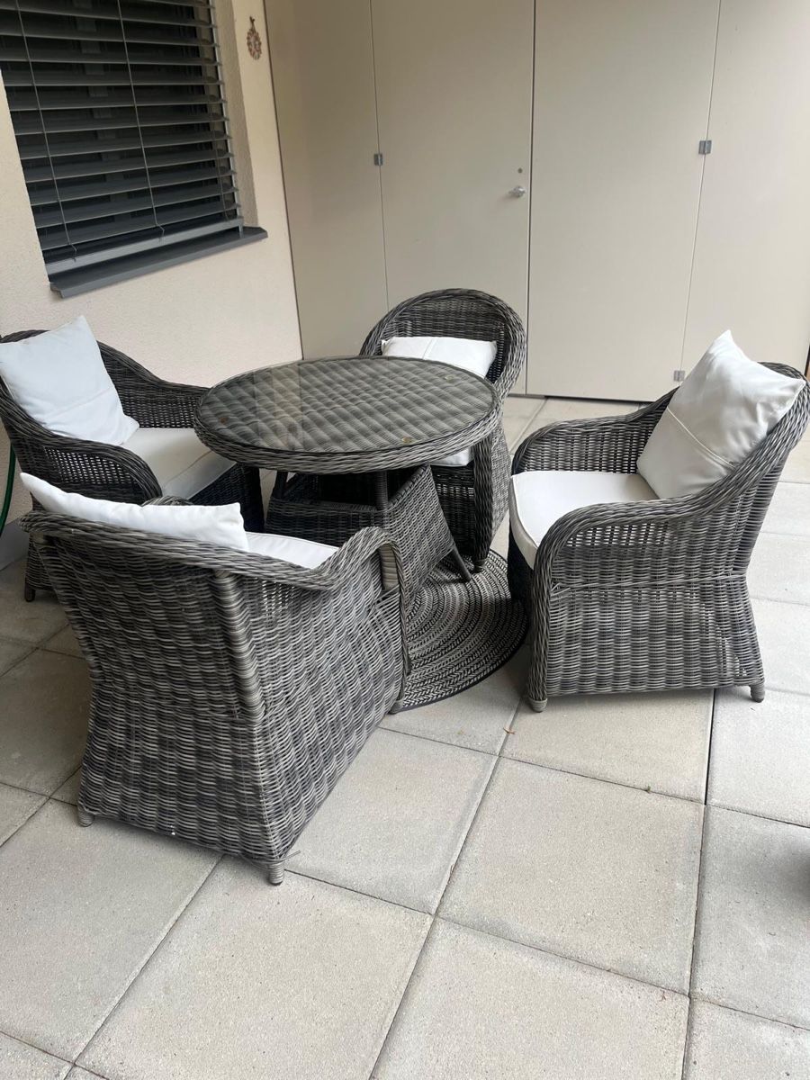 Set de table et chaises: 4er-Sitzgruppe Rattan Möbel – D'occasion à Niederglatt ZH par sdimaio 3