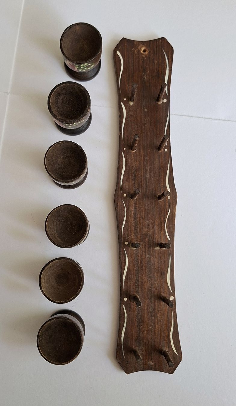 Altre Stoviglie: Vintage 7-teiliges Eierbecher Set aus Holz – Usato da Dietikon venduto da Magi2 6