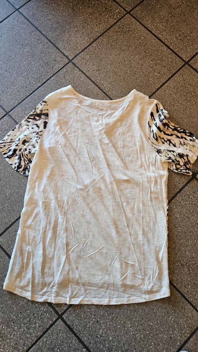 T-shirt: T'Shirt Marke Marittes Gr 38 offwhite gemustert – Usato da Birrwil venduto da Annaluna 1