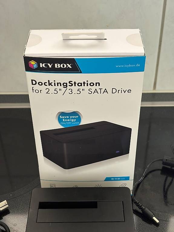 Docking station: ICY BOX SATA DRIVE DOCKING STATION – Usato da Zürich venduto da James_Kr 2