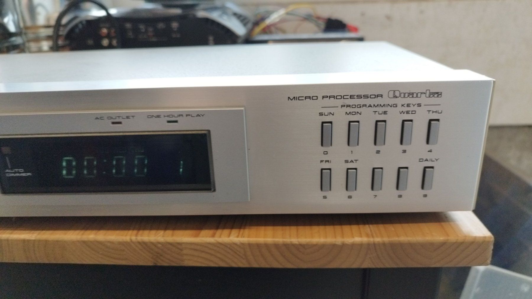 Technics Radio: TECHNICS QUARTZ SYNTHESIZER . ST-Z45L STEREO TUNER – Usato da Wallenwil venduto da Franc.Widmer 2
