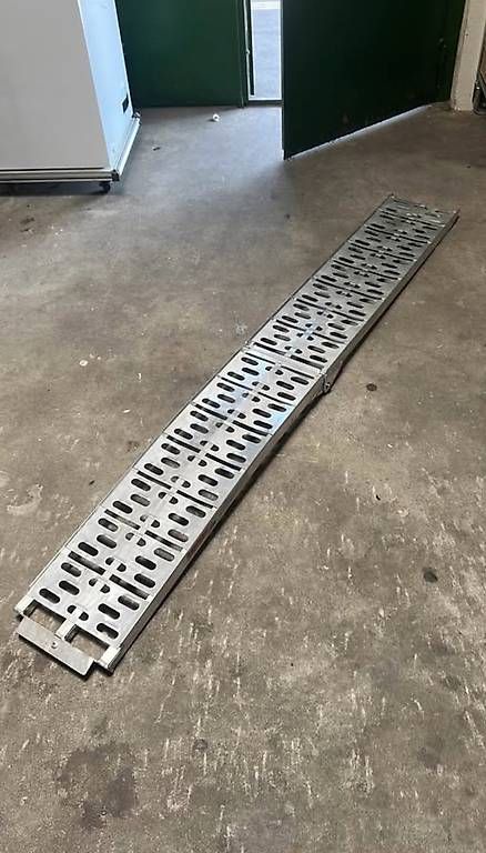 Rampe di accesso: Faltbare Auffahrrampe 2x 120cm – Usato da Glattpark(Opfikon) venduto da Prinzip 1