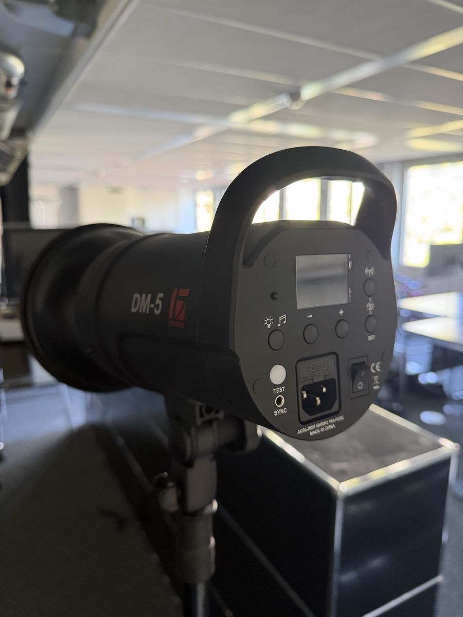 Jinbei Flash: Jinbei Studioblitz DM-5 Set mit Softboxen und Stativ – Usato da Nänikon venduto da MircoPellegrino 4