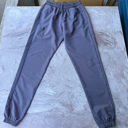 Pantalon de survêtement Under Armour gris taille M bon état
