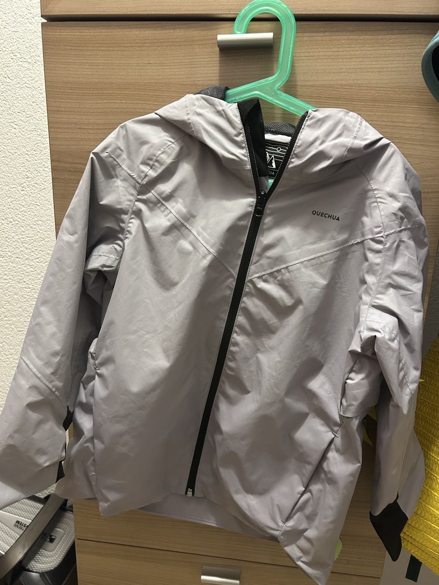 Decathlon Giacche & Cappotti: Regenjacke Quecha 134 – Usato da Jona venduto da Tidy76