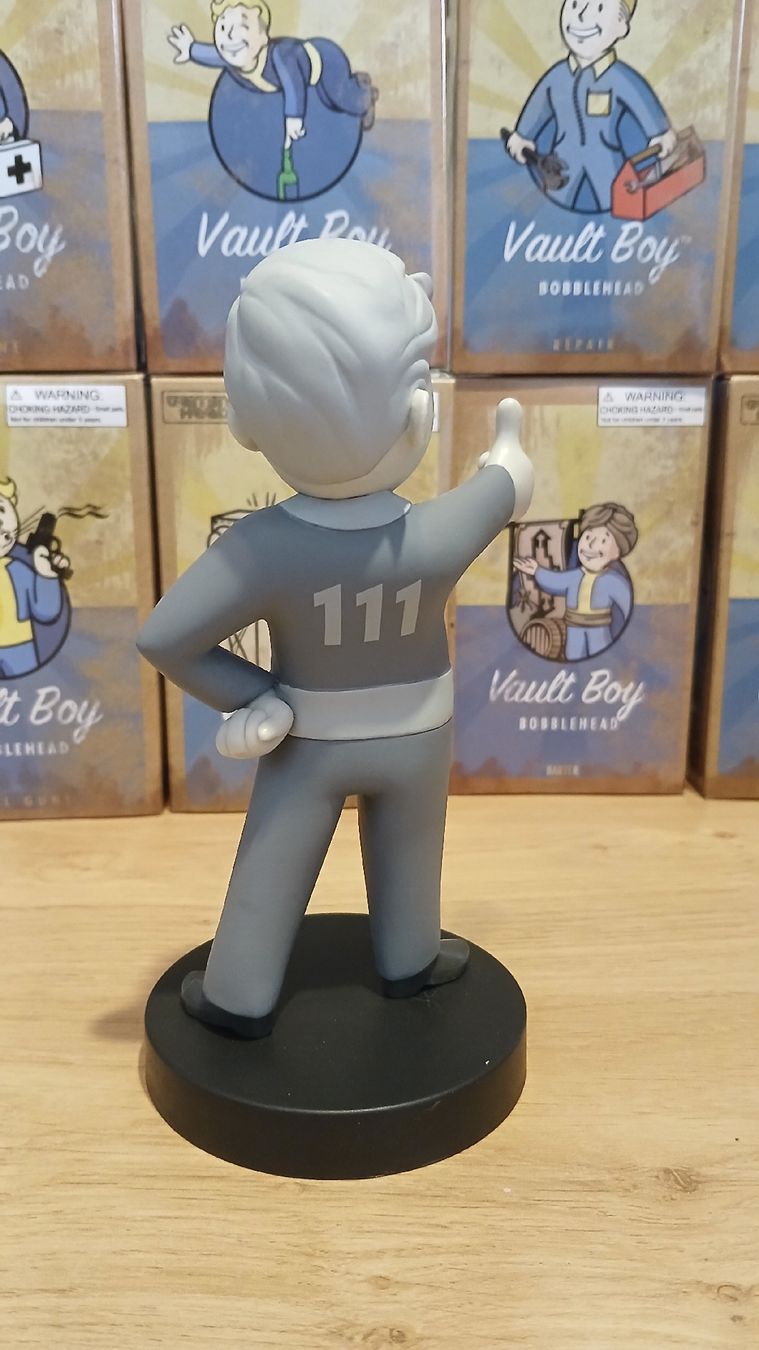 Funko Statuette: Funko Pop Fallout Vault Boy Grey – Usato da Fribourg venduto da vin_k8mx 2