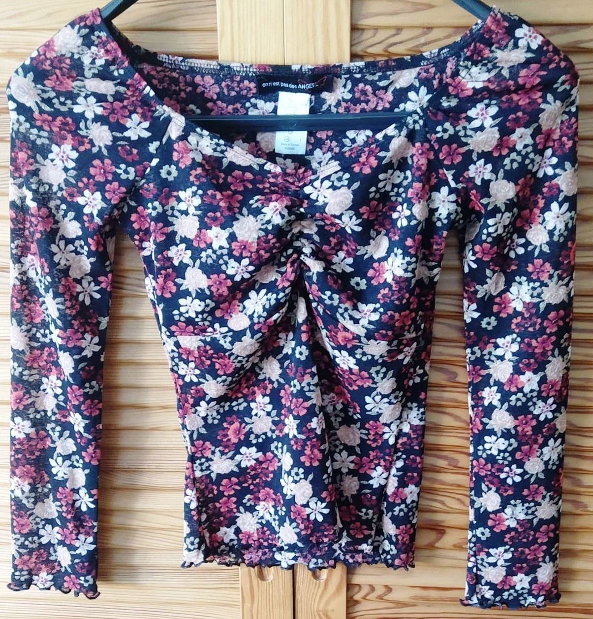 Chemisiers: Bluse mit Blumenmuster aus 100% Polyester in Grösse S – Neuf (Voir description) à Zürich par 1-2-3-Kaufen 2