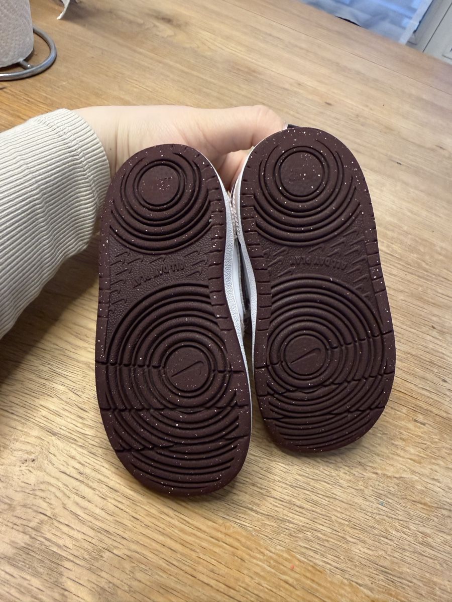 Nike Scarpe per ragazze: Nike Sneakers Girls – Usato da Dällikon venduto da vis_cvd5 2