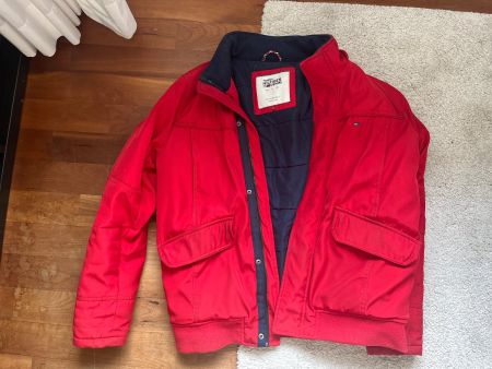 schöne rote Tommy Hilfiger Winterjacke Gr. L wasserabweisend