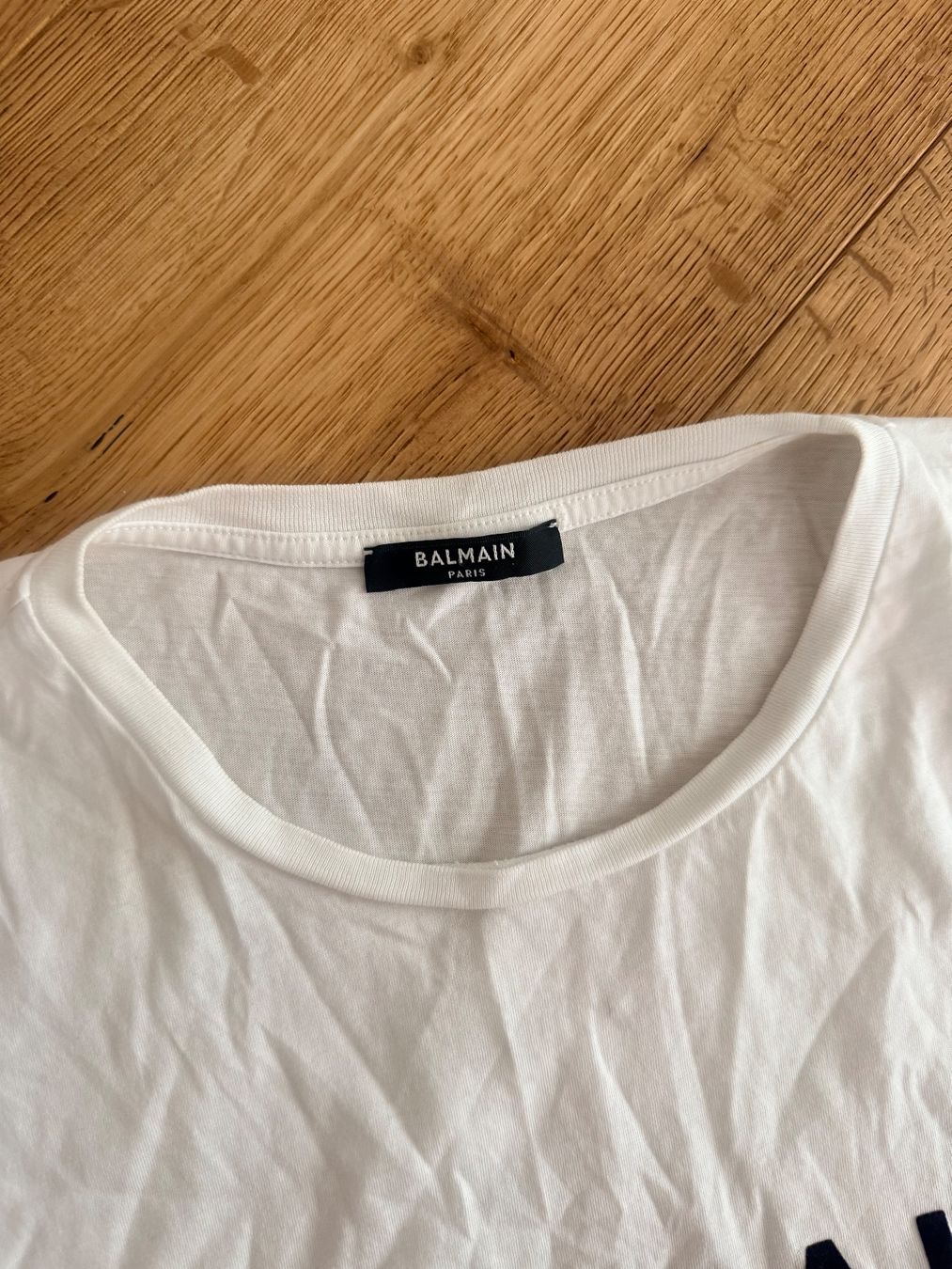 Balmain Vestiti: 100% ORIGINAL BALMAIN CROPPED T-SHIRTS x 2 – Usato da Küssnacht am Rigi venduto da Grittibaenz 6