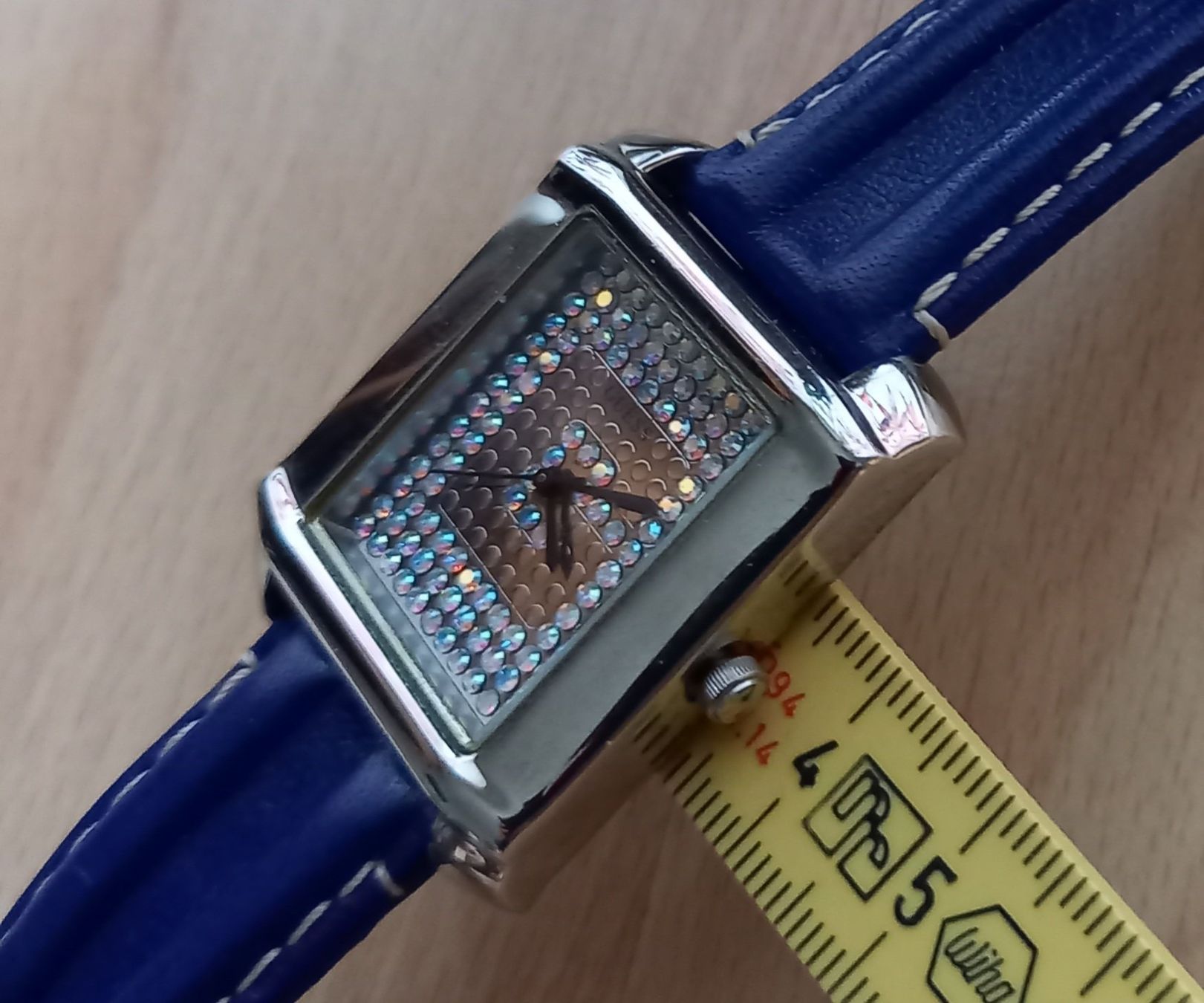 Guess Uhren: Guess Armband Uhr Quarz – Gebraucht aus Adliswil von cha_fq9f 8