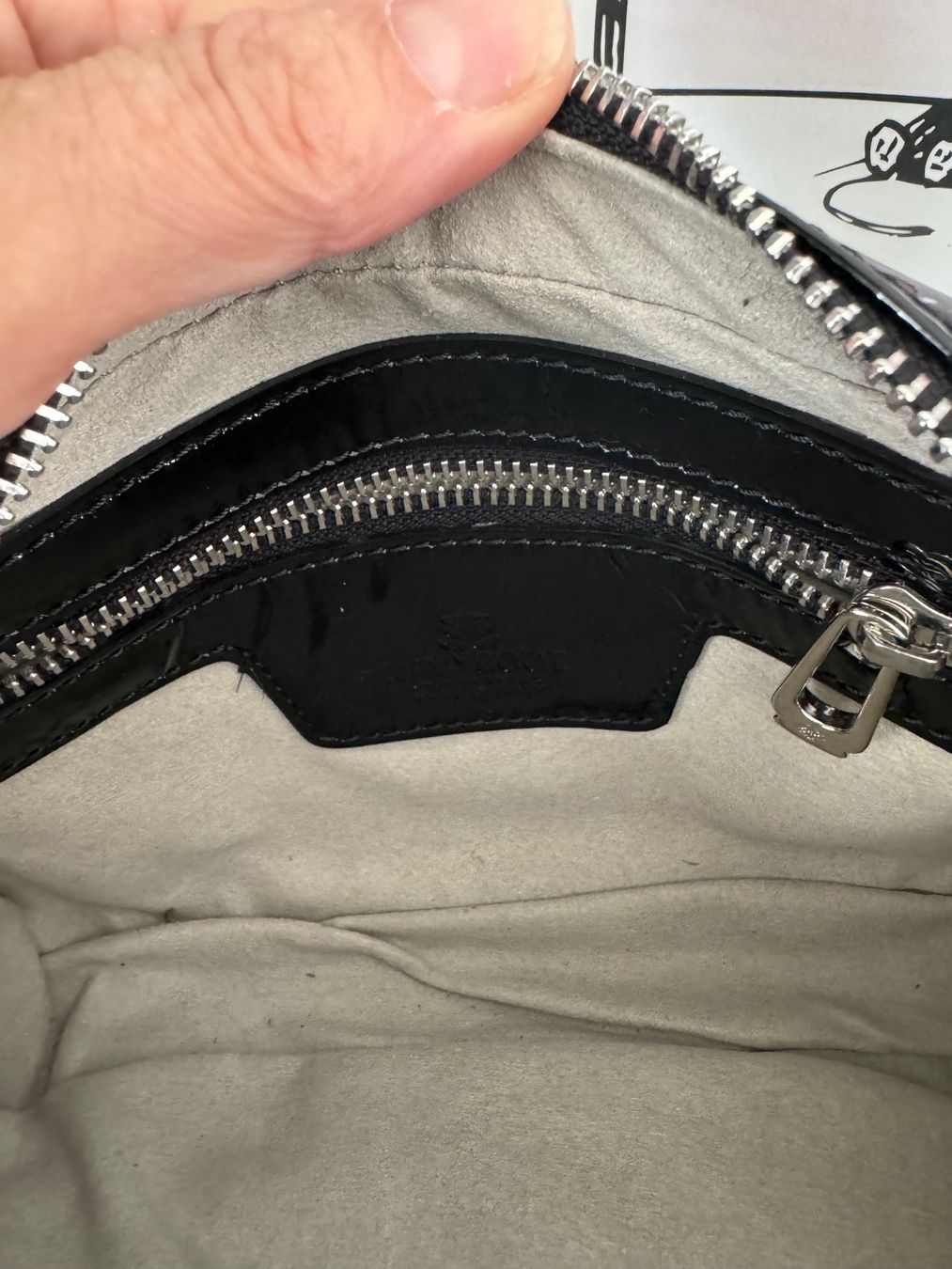 Navyboot Borse: NAVYBOOT Camera Bag Lackleder schwarz Crossbody NEU – Nuovo e nell'imballaggio originale da Zuerich venduto da Moochie 4