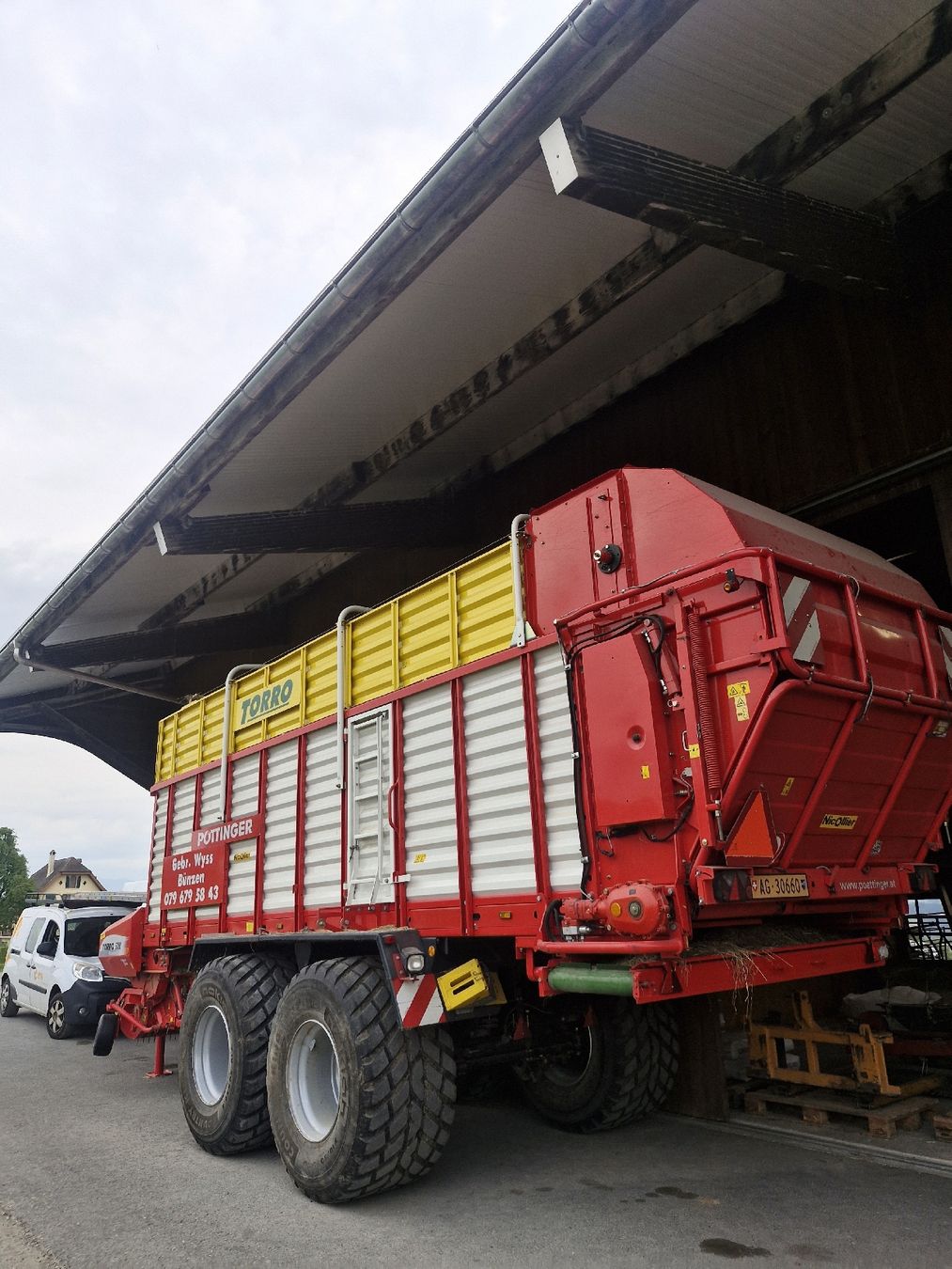Pöttinger Rimorchi: Ladewagen Pöttinger Torro 5700 – Usato da Bünzen venduto da wys_7td5 1