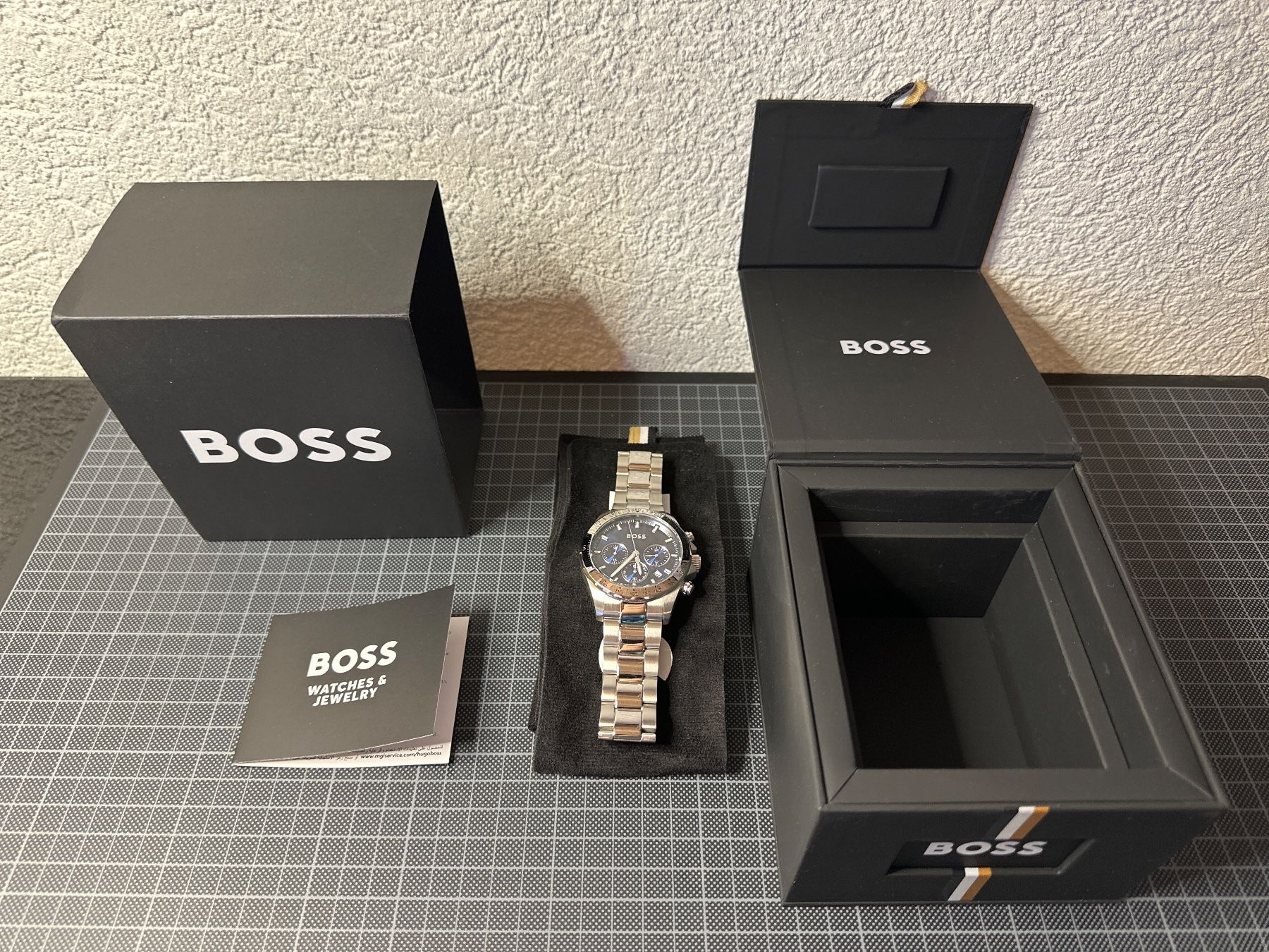 Hugo Boss Orologi: Montre Boss Hero neuve – Nuovo e nell'imballaggio originale da Saxon venduto da Morpheus1418 1