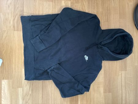 Schwarzer Nike Pullover