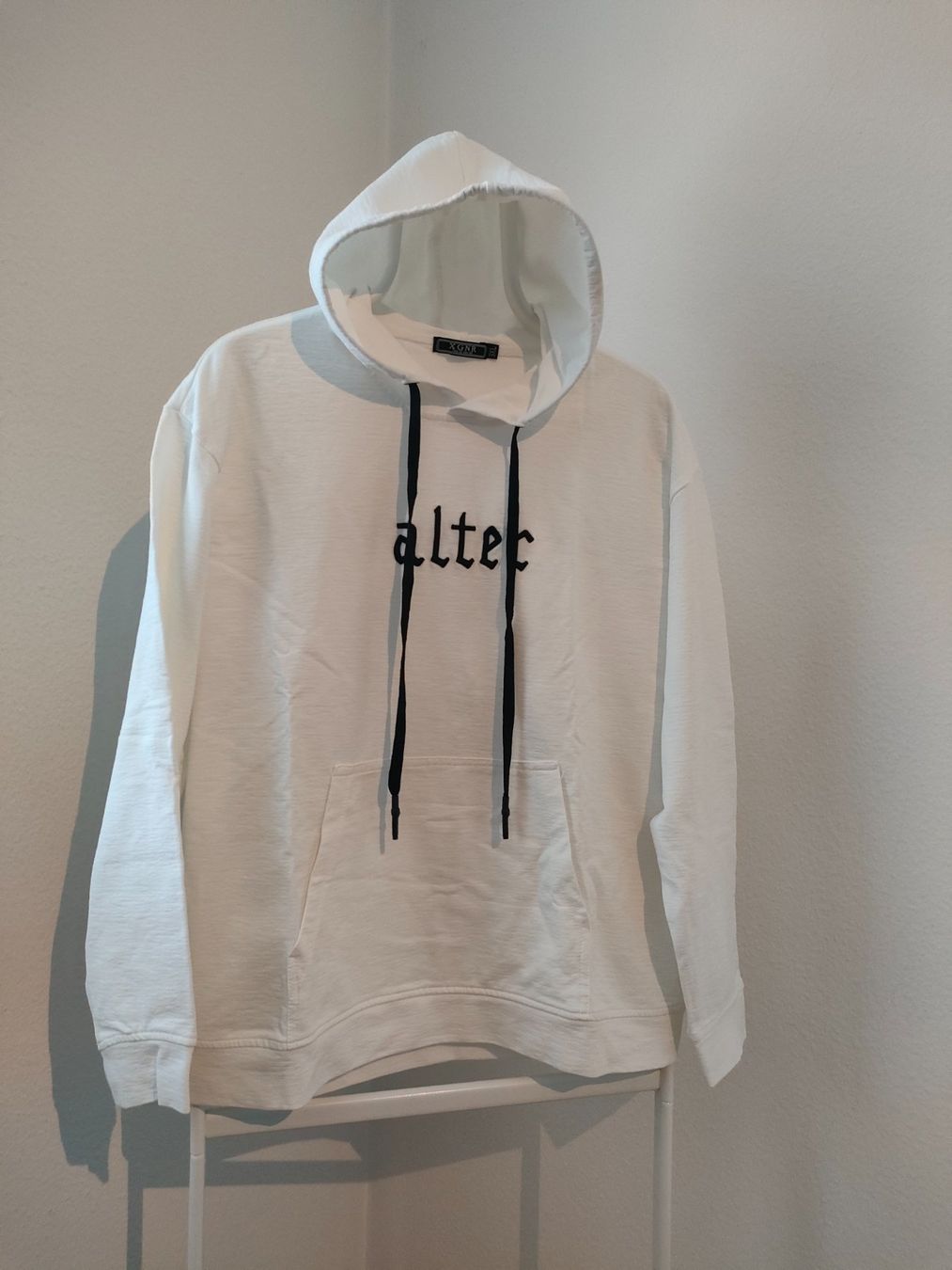 Pullover & Sweatshirts: Wunderschönes Kapuzen Sweatshirt mit Messageprint – Neu (gemäss Beschreibung) aus Dietikon von MJ_Sporting 2