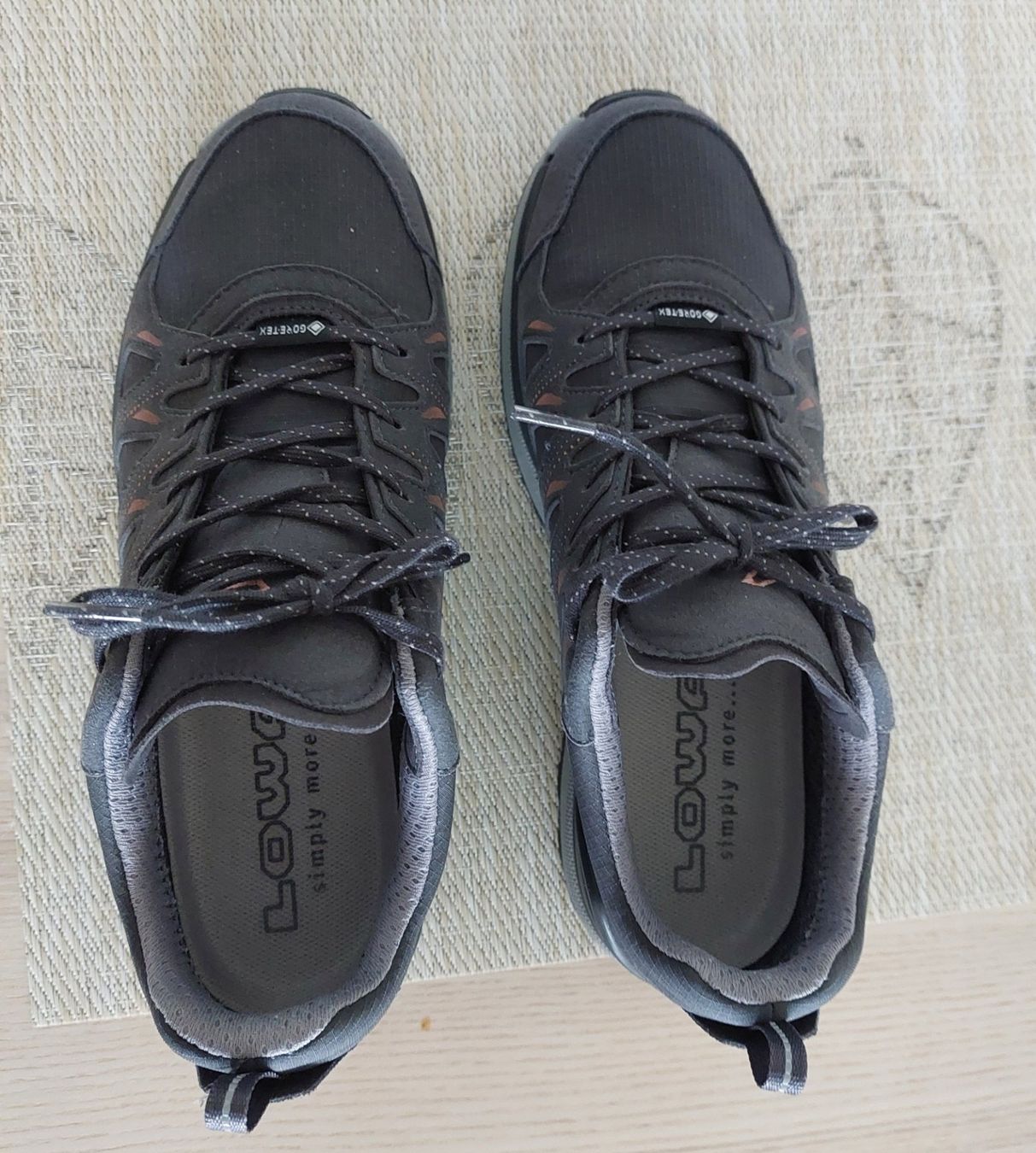 Lowa Scarpe da uomo: Lowa Trekkingschuhe – Nuovo (secondo la descrizione) da Bellach venduto da bri_m8rs 2