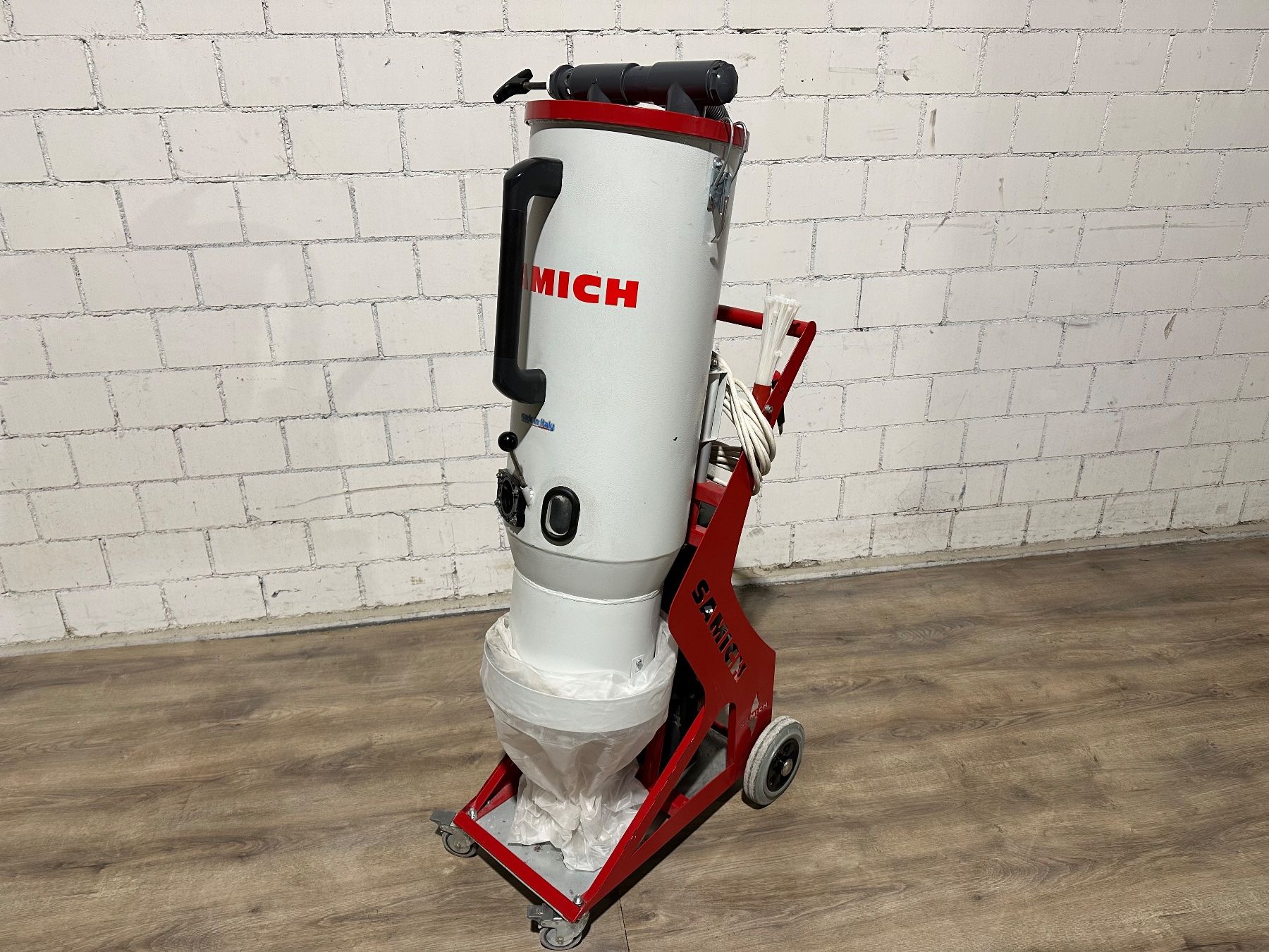 Aspirapolveri & Accessori: Industriestaubsauger Trocken – Usato da Bettwiesen venduto da chili1 1