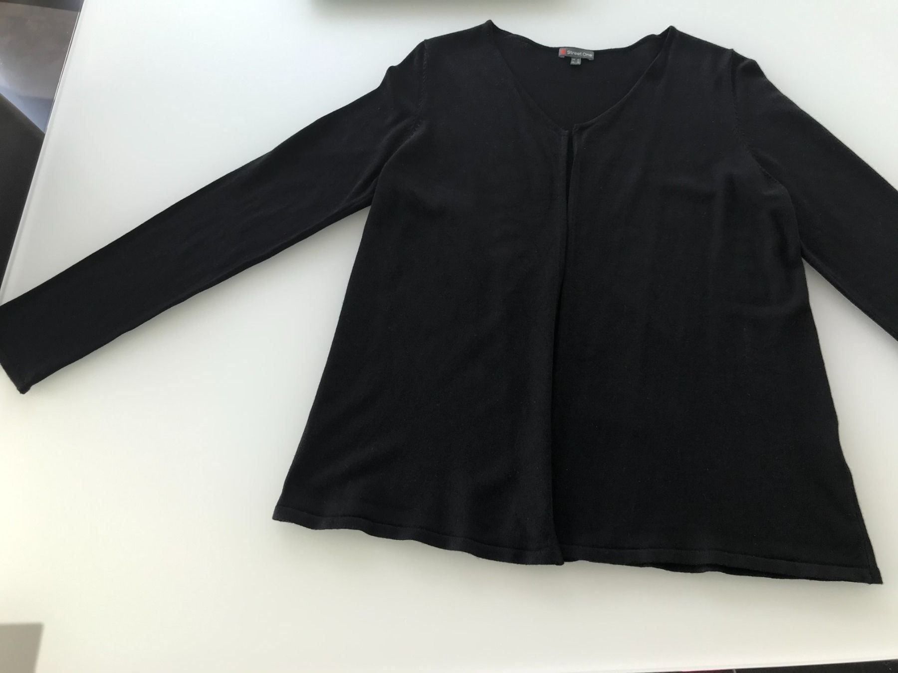 Giacche: Street One Strickjacke schwarz – Usato da Wisen SO venduto da Ihunter 2