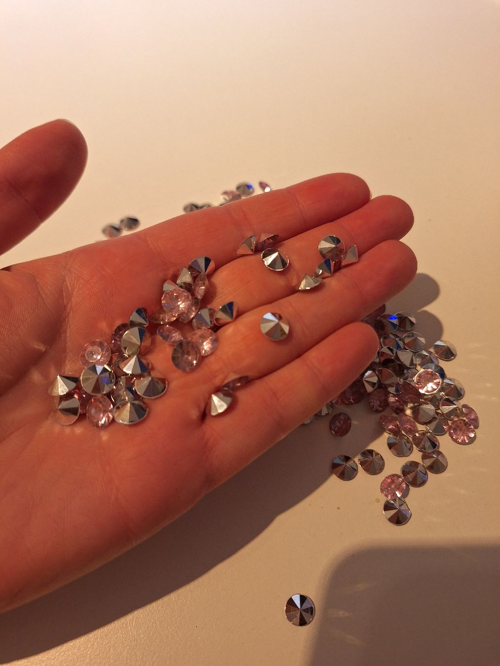 Perlen (unechte): Pink Silberne Kunststoff Diamamten – Neu (gemäss Beschreibung) aus Regensdorf von Schmim 1