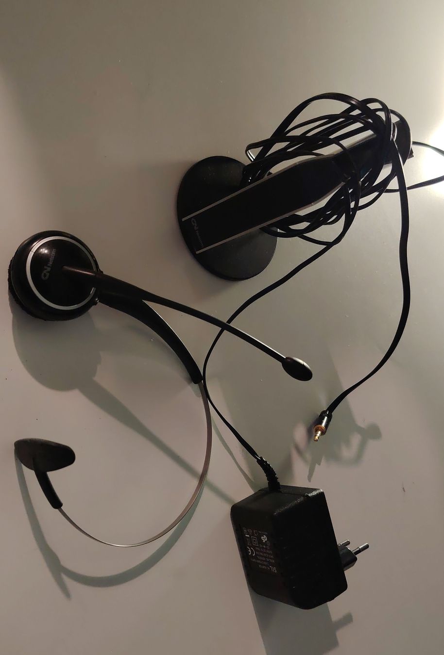 Casques audio: Headset mit Mikrofon und Netzteil gebraucht – D'occasion à Aesch BL par Gebrauchtes_AeschBL