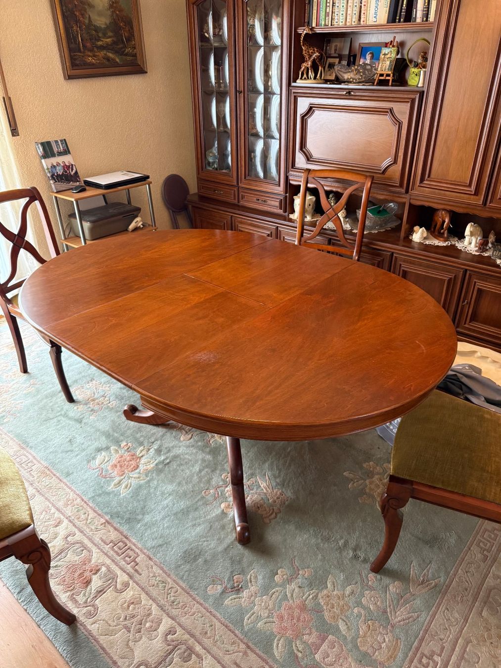 Set di tavolo e panche: Table ovale en bois massif et avec 4 chaises – Usato da Yverdon-les-Bains venduto da Lion56 1