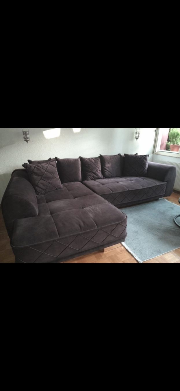Sofas: Ecksofa violett  mit Steppung gebraucht – D'occasion à Winterthur par Yamahaxj6