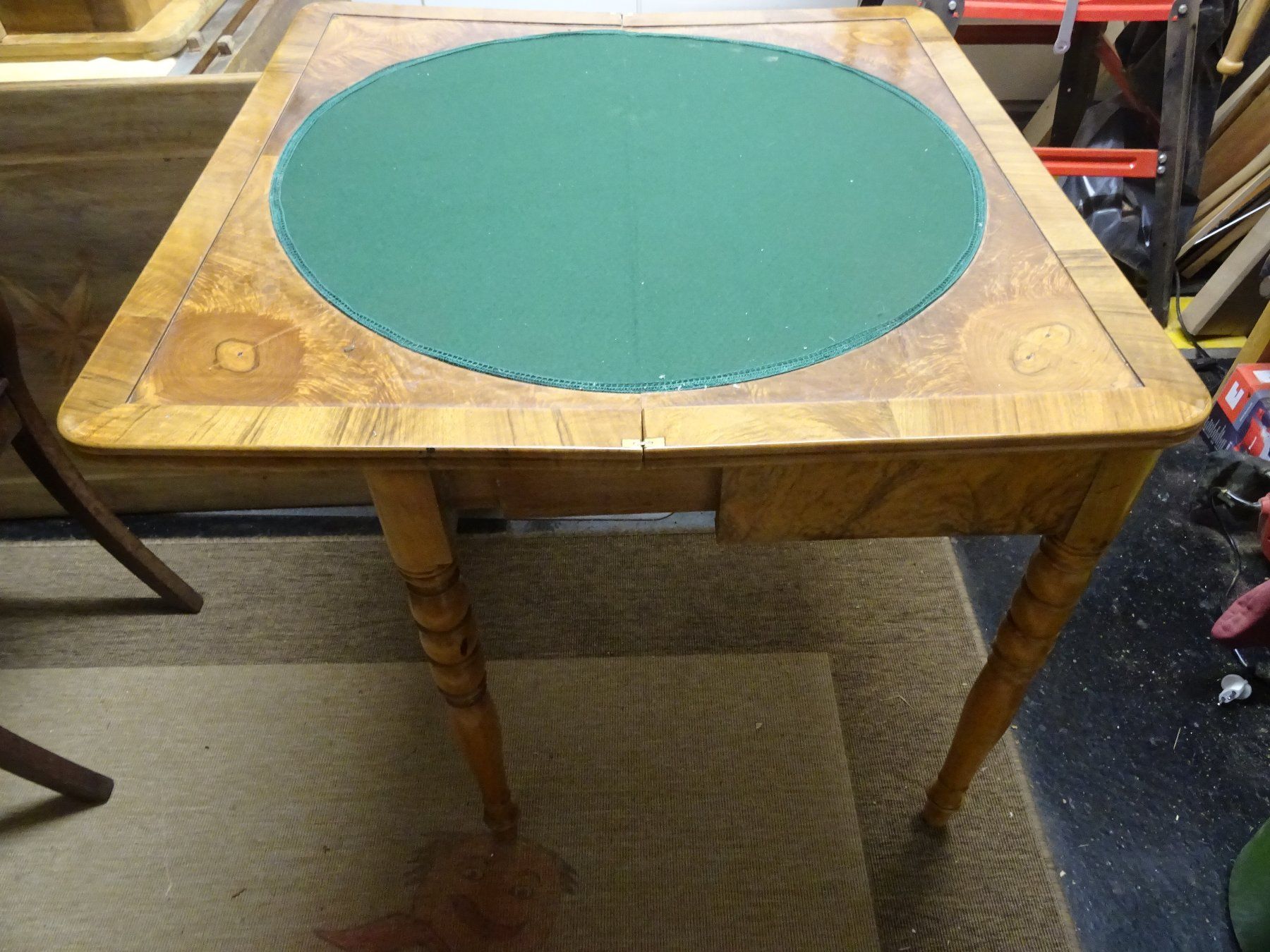 Tavoli: antiker Spieltisch – Usato da Biel/Bienne venduto da georgi01