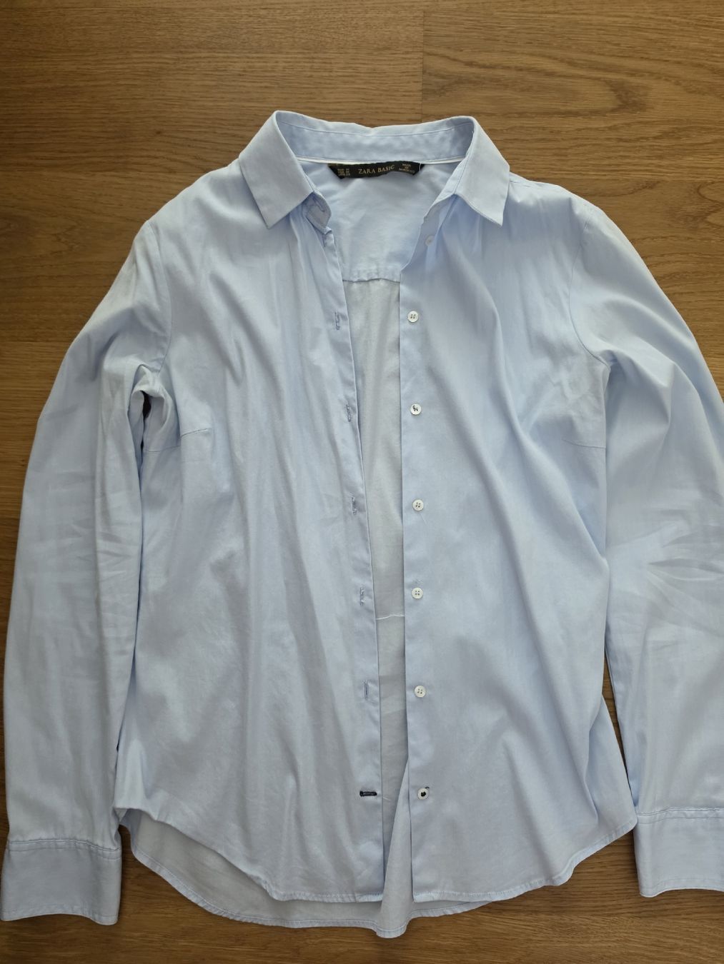 Camicette: Zara Basic Hemd hellblau Grösse M guter Zustand – Usato da Luzern venduto da oli_6x2r