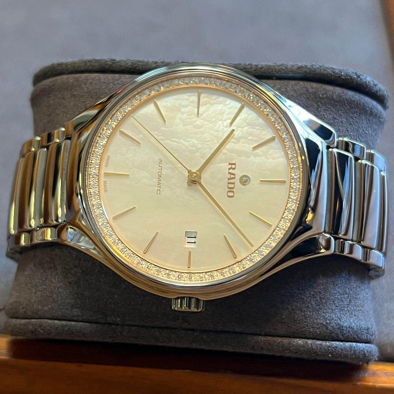 Rado Orologi: Rado True MOP Dial Automatic Date Diamond Bezel 763.0057.3.0 – Usato da Carouge GE venduto da Watchaser 6