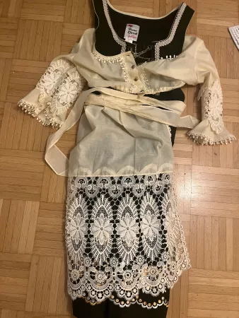 Dirndl Rose-Dirndl dunkelgrün Gr 40 mit Stickerei