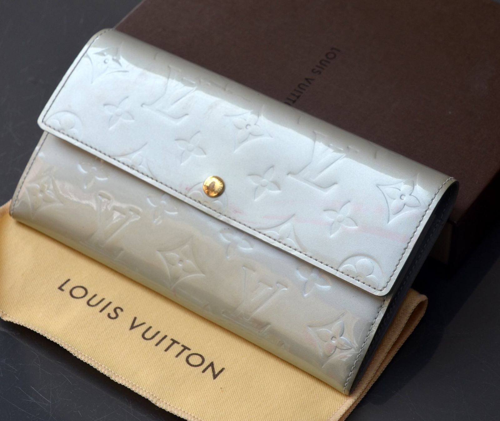 Louis Vuitton Portamonete: Portefeuille Louis Vuitton Sarah Wallet – Usato da Collonges venduto da Auganien 2