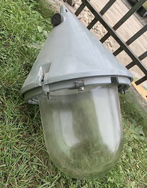 Lampade: DDR Bunkerlampe | Vintage Industrielampe – Usato da Arbon venduto da Kiwi9 1