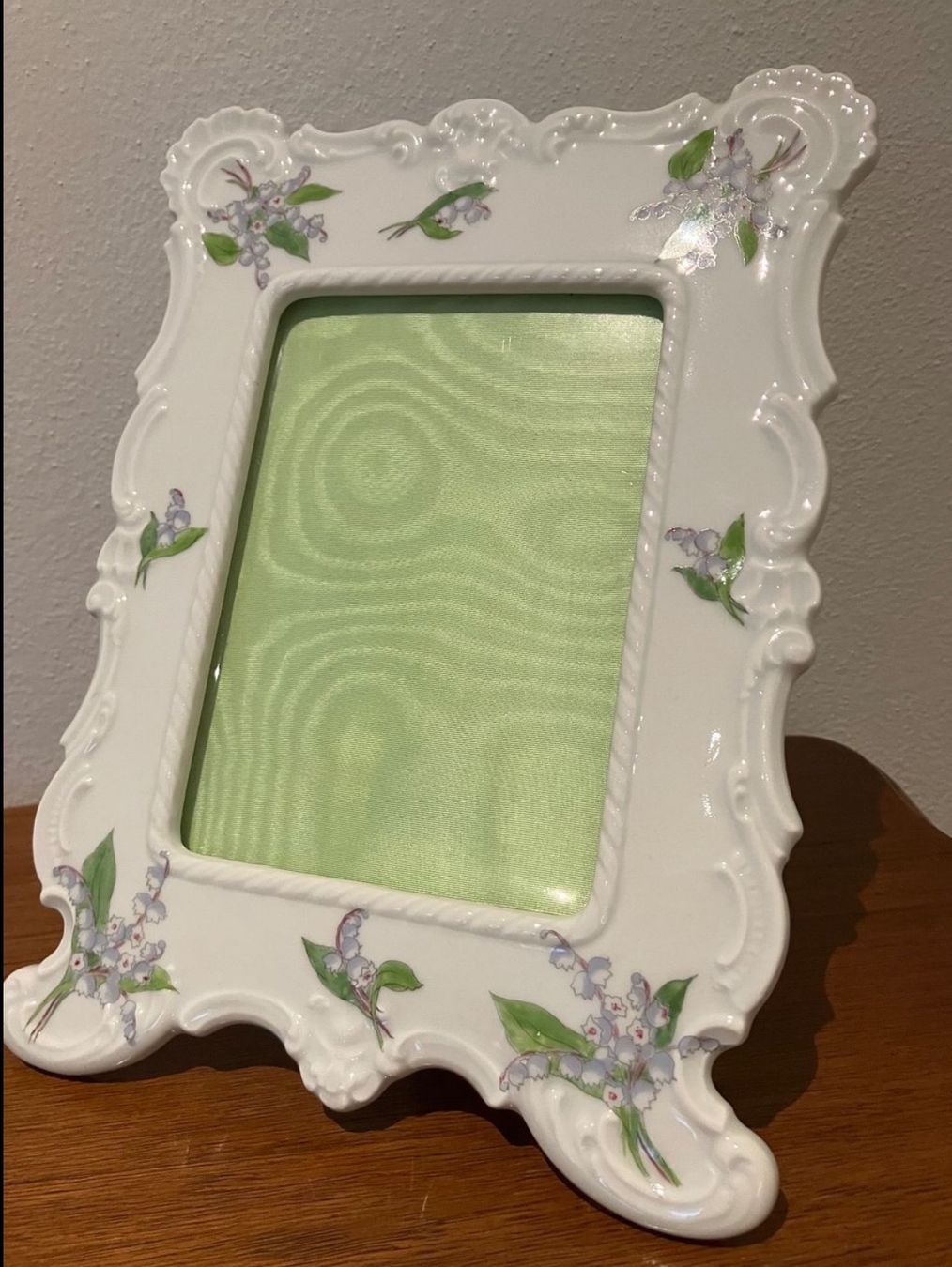 Cornici: Christian Dior Limoges handpainted frame – Usato da Kilchberg ZH venduto da cruella