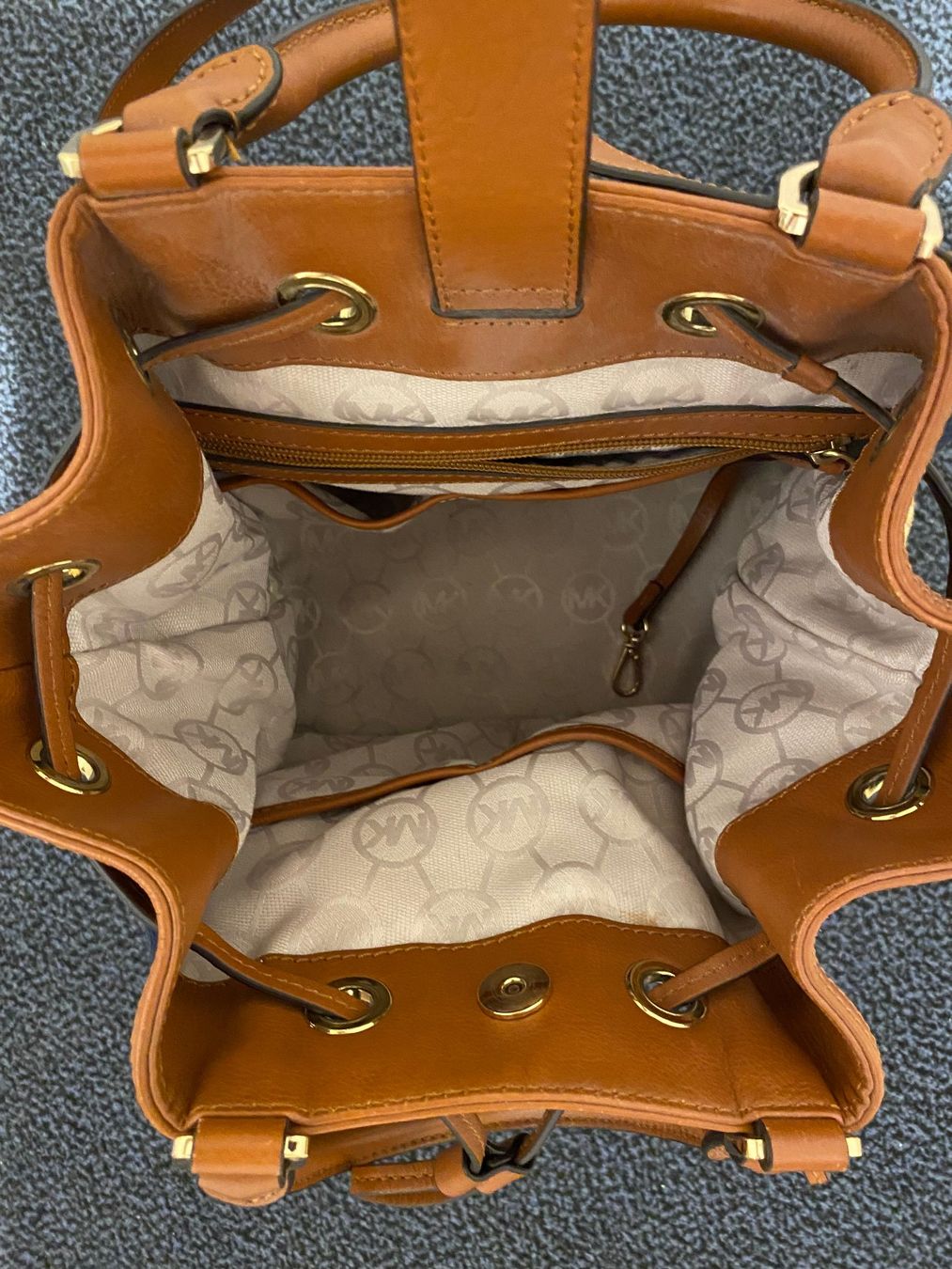 Michael Kors Sacs femmes: MICHAEL KORS Tasche – D'occasion à Zug par ENEREP 2