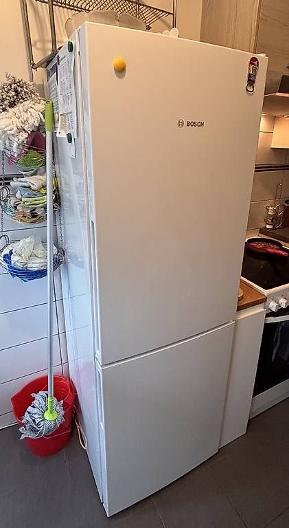 Bosch Frigoriferi: Frigo / Congélateur Bosch  Bon état – Usato da Genève venduto da Edriana