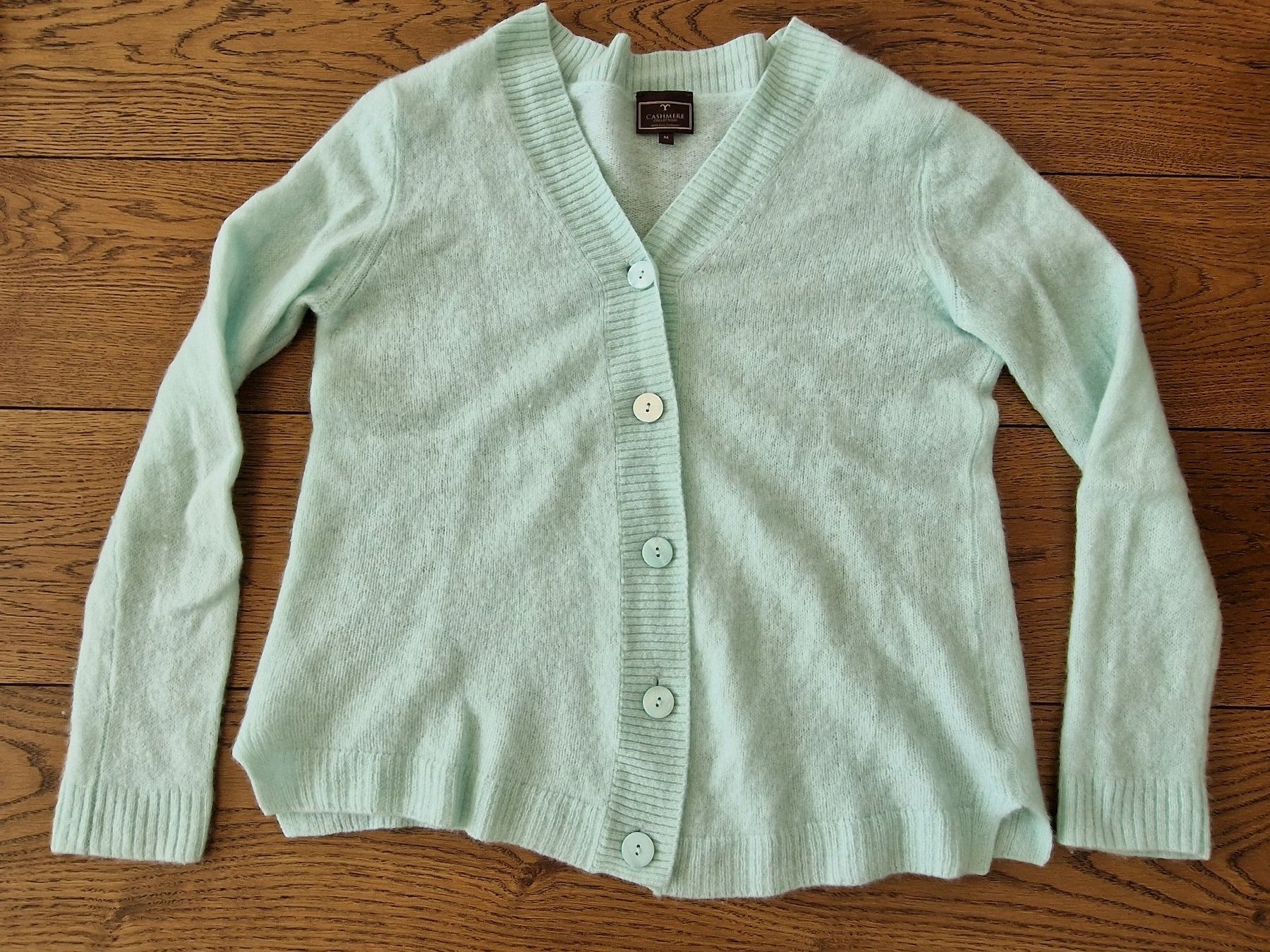 Jacken: Strickjacke Cashmere Gr. M wie neu – Neu (gemäss Beschreibung) aus Meierskappel von HeartWear
